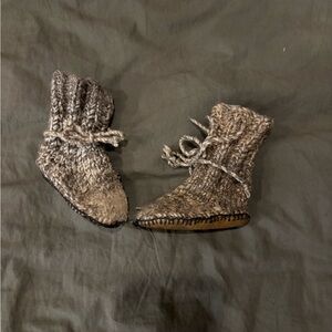 Home made acrylic Knit baby Booties